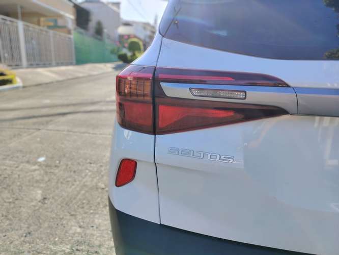 KIA SELTOS 2023 AUTOMÁTICA SEMINUEVA NEGOCIABLE 