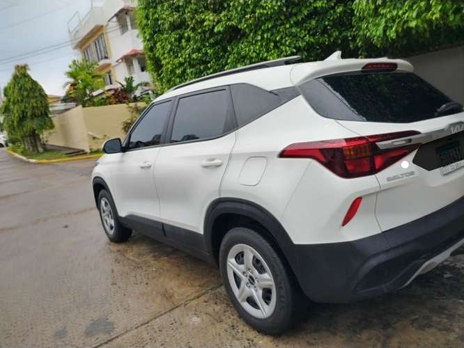 KIA SELTOS 2023 AUTOMÁTICA SEMINUEVA NEGOCIABLE 