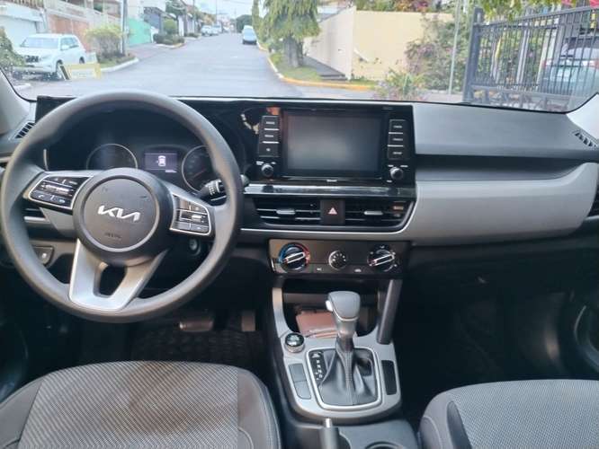 KIA SELTOS 2023 AUTOMÁTICA SEMINUEVA NEGOCIABLE 