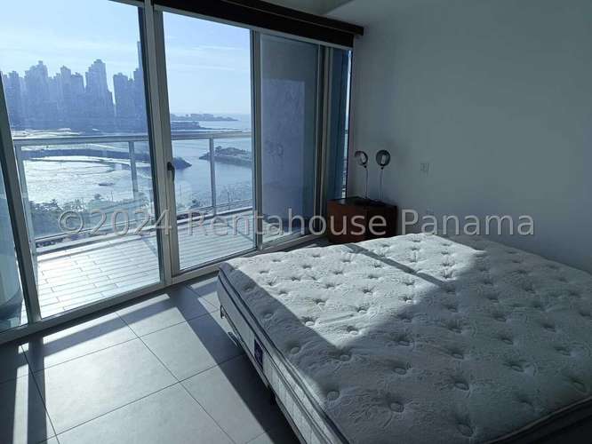 Alquiler de Apartamento en Avenida Balboa Ph Yacht club NS