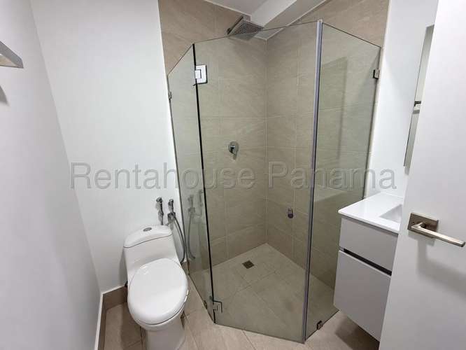 Alquiler Apartamento en Av. Balboa, Bella Vista, Panamá. MAR27-3162