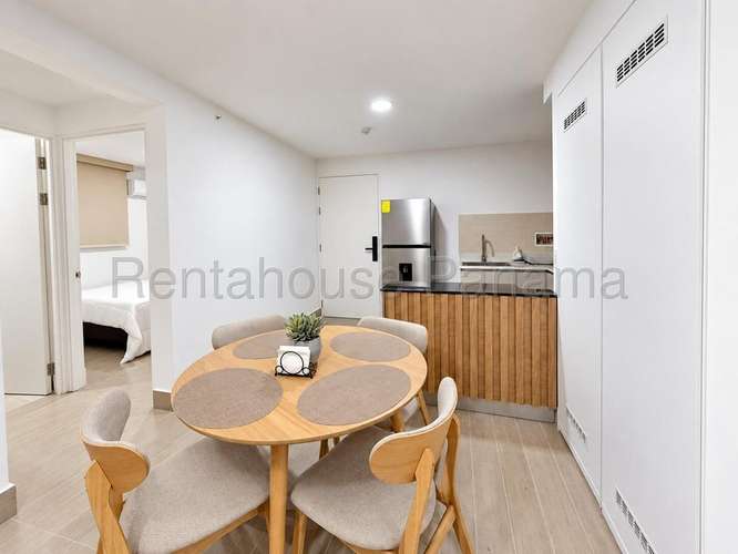 Alquiler Apartamento en Av. Balboa, Bella Vista, Panamá. MAR27-3162