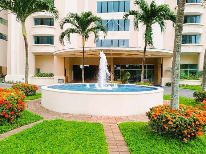 Apartamento en alquiler de 3 recámaras con línea blanca en Punta Pacífica