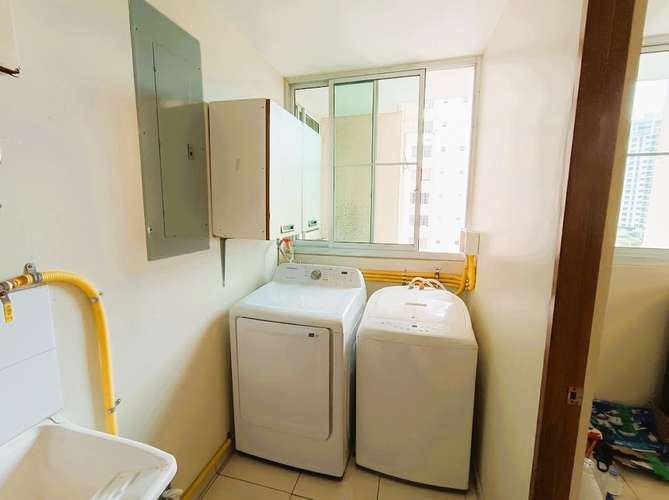 Apartamento en alquiler de 3 recámaras con línea blanca en Punta Pacífica