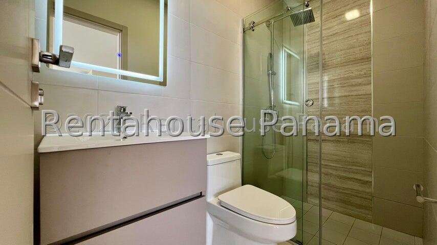 Alquiler apartamento amoblado en PH Arcadia, Costa del Este | uVIK-27-3169