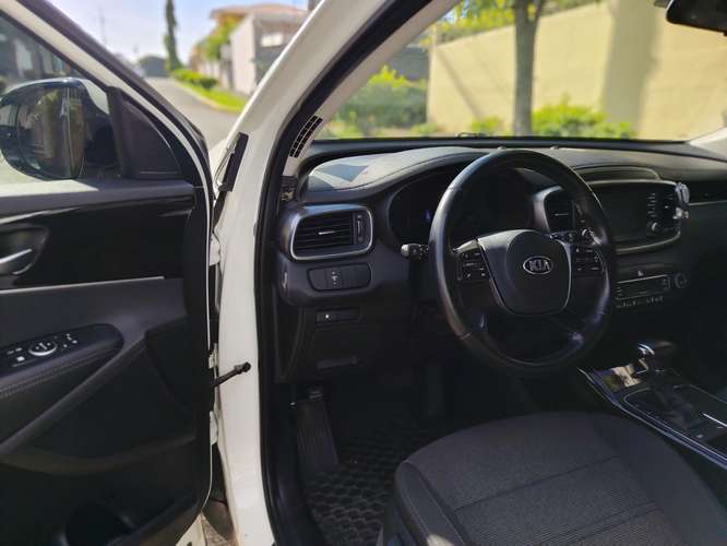 KIA SORENTO 2019 AUTOMÁTICA ÚNICO DUEÑO NEGOCIABLE  - Imagen 5