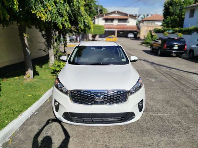 KIA SORENTO 2019 AUTOMÁTICA ÚNICO DUEÑO NEGOCIABLE  - Imagen 2