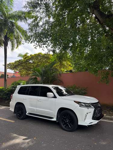 LEXUS LX $28,900 - Imagen 10