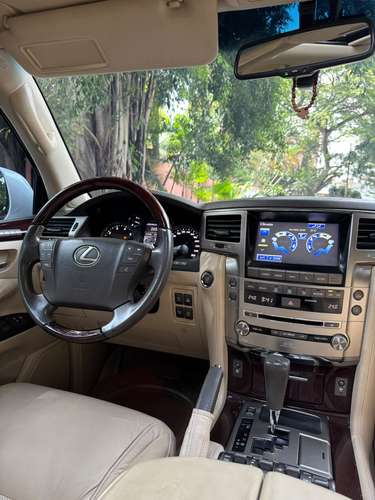 LEXUS LX $28,900 - Imagen 15