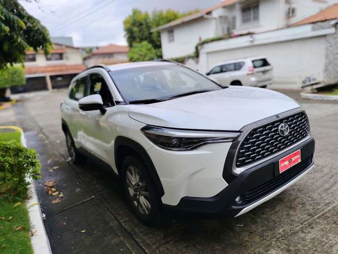 TOYOTA COROLLA CROSS 2023 AUTOMÁTICA SEMINUEVO NEGOCIABLE  - Imagen 3