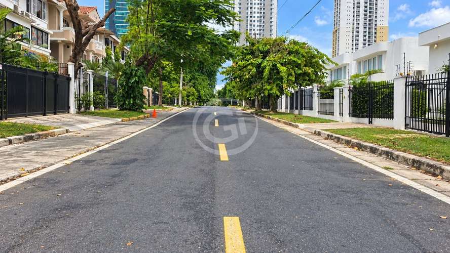 Venta Casa Exclusivo Residencial Manzana de Obarrio Precio de Remate