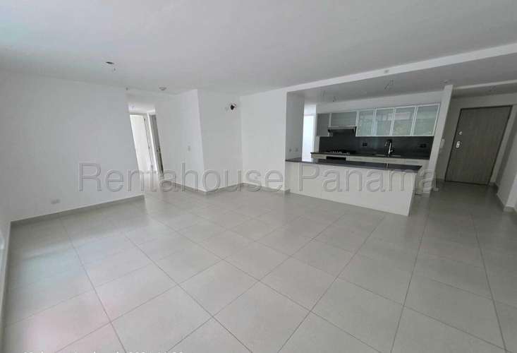 Apartamento en Alquiler en Clayton Mv