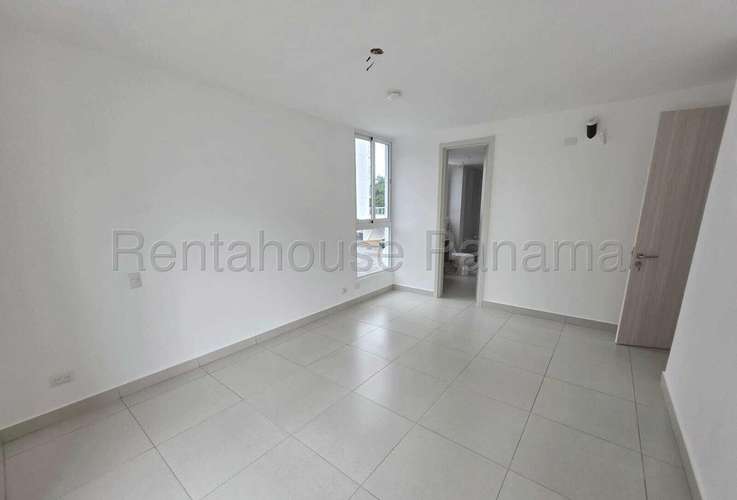 Apartamento en Alquiler en Clayton Mv