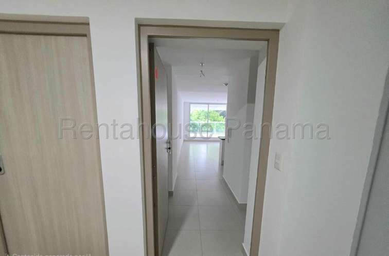 Apartamento en Alquiler en Clayton Mv