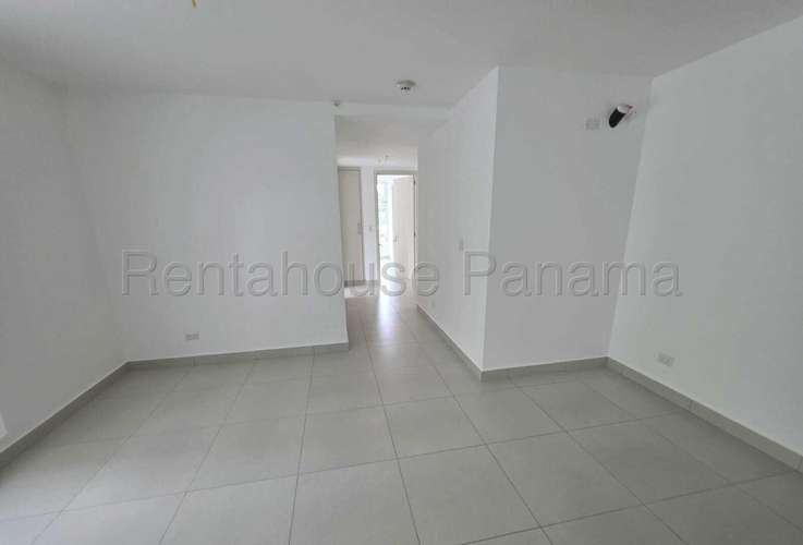 Apartamento en Alquiler en Clayton Mv