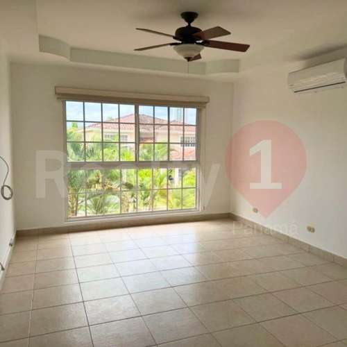 CASA UNIFAMILIAR EN VENTA EN COSTA DEL ESTE – PH COSTA AZUL – 504 M² DE CONSTRUCCIÓN – AMPLIO PATIO Y TERRAZA - Imagen 6