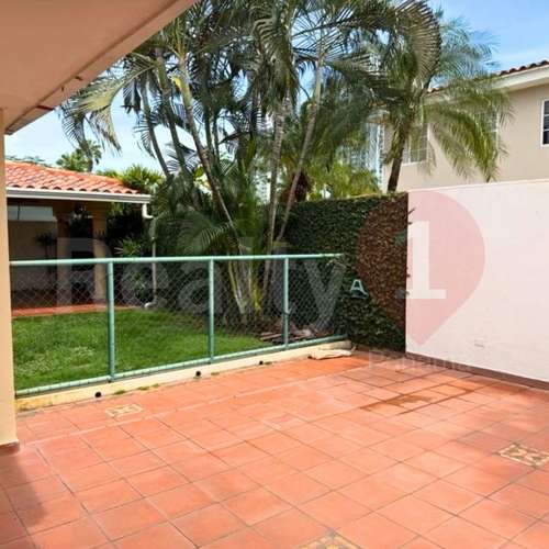 CASA UNIFAMILIAR EN VENTA EN COSTA DEL ESTE – PH COSTA AZUL – 504 M² DE CONSTRUCCIÓN – AMPLIO PATIO Y TERRAZA - Imagen 10