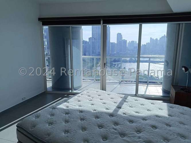 Alquiler de apartamento amoblado en Ph Yacht Club 27MVCH3174