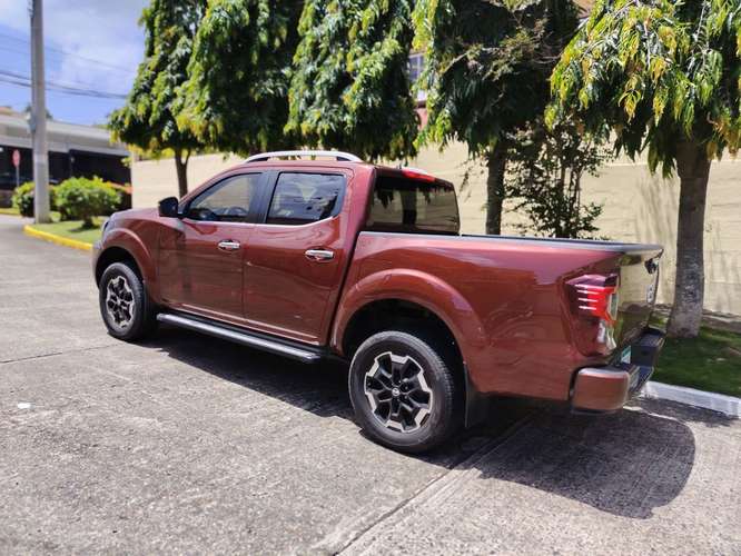 NISSAN NP AUTOMÁTICA 4X4 ÚNICO DUEÑO NEGOCIABLE  - Imagen 18