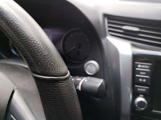 NISSAN NP AUTOMÁTICA 4X4 ÚNICO DUEÑO NEGOCIABLE  - Imagen 9