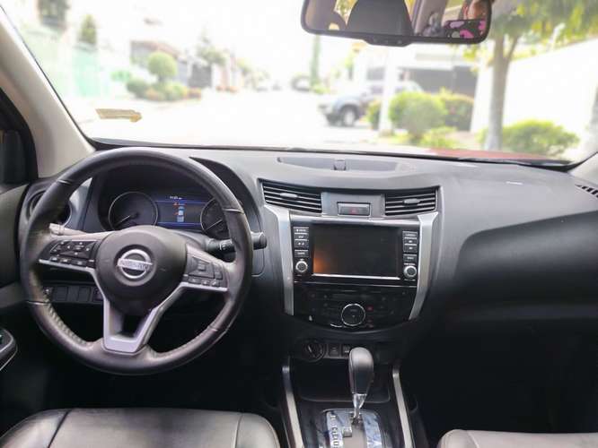 NISSAN NP AUTOMÁTICA 4X4 ÚNICO DUEÑO NEGOCIABLE  - Imagen 8
