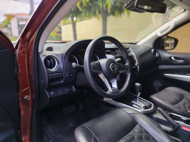 NISSAN NP AUTOMÁTICA 4X4 ÚNICO DUEÑO NEGOCIABLE  - Imagen 6