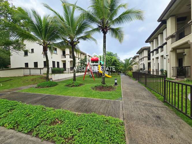 ALQUILO TOWNHOUSE  EMBASSY CLUB, CLAYTON  326 m²  3 RECÁMARAS  JARDÍN