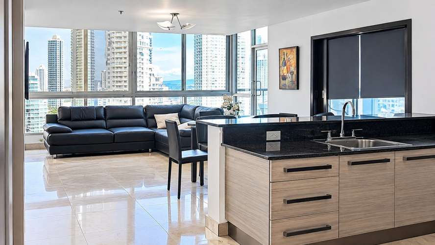 ! Apartamento en Avenida Balboa I amoblado I 2 Rec I con balcón y vista parcial al mar 