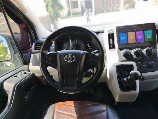 TOYOTA HIACE 2022 MANUAL ÚNICO DUEÑO NEGOCIABLE  - Imagen 7