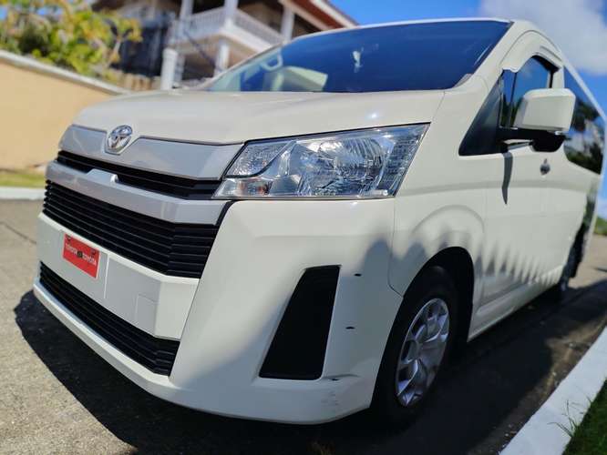 TOYOTA HIACE 2022 MANUAL ÚNICO DUEÑO NEGOCIABLE  - Imagen 12