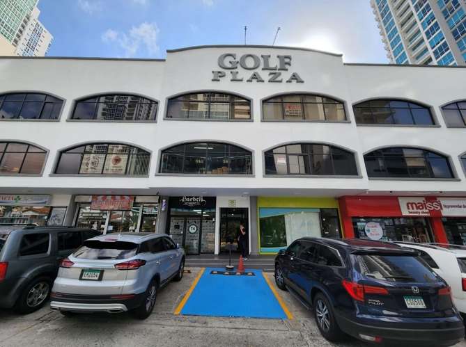 Golf Plaza. Oficina 139mts amoblada $1600.00neg