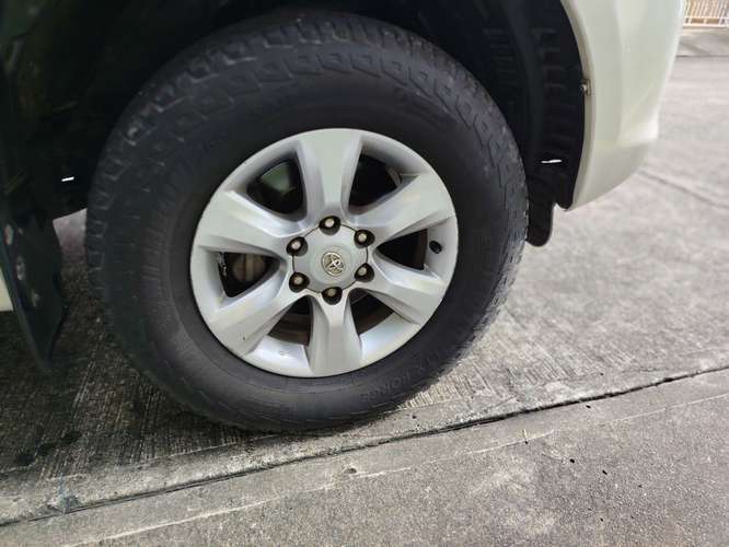 TOYOTA LAND CRUISER PRADO 2012 AUTOMÁTICA 4X4 ÚNICO DUEÑO NEGOCIABLE 