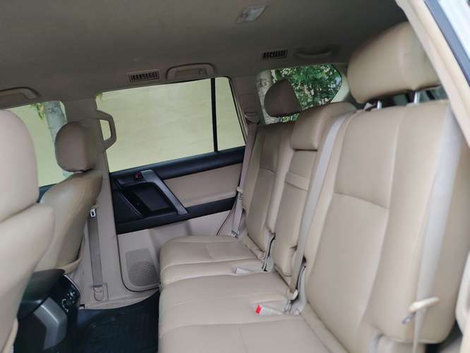 TOYOTA LAND CRUISER PRADO 2012 AUTOMÁTICA 4X4 ÚNICO DUEÑO NEGOCIABLE 