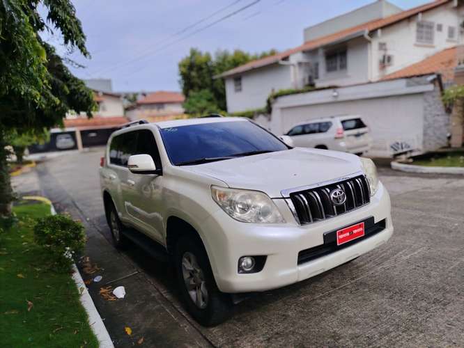 TOYOTA LAND CRUISER PRADO 2012 AUTOMÁTICA 4X4 ÚNICO DUEÑO NEGOCIABLE 