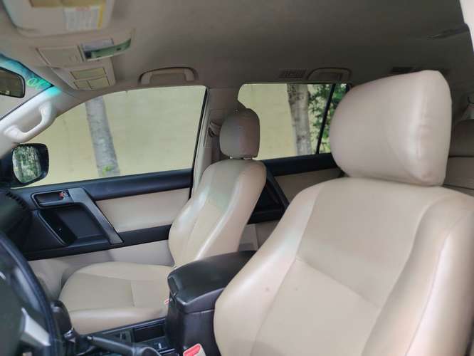 TOYOTA LAND CRUISER PRADO 2012 AUTOMÁTICA 4X4 ÚNICO DUEÑO NEGOCIABLE 