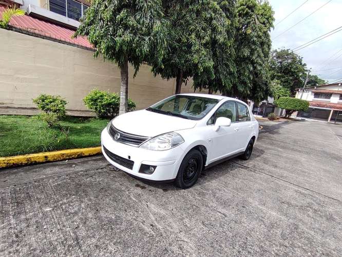 NISSAN TIIDA 2011 MANUAL ÚNICO DUEÑO NEGOCIABLE 