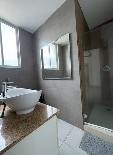 Alquiler de PH Harmony en San Francisco: apartamento amueblado con balcón y piscina