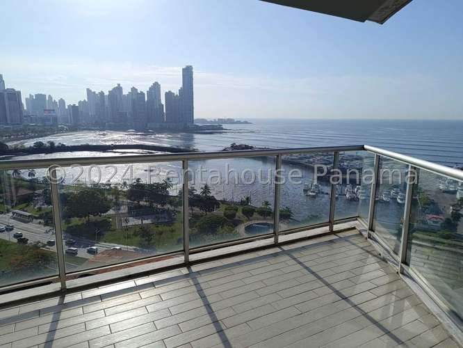 Apartamento en Alquiler en Avenida Balboa. PH YACHT CLUB. 27LDC3174