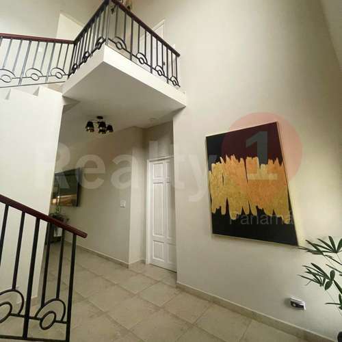CASA EN ALQUILER EN CLAYTON – PH CLAYTON VILLAGE – 350 M² – PISCINA PRIVADA, AMPLIO PATIO Y TERRAZA TECHADA - Imagen 2