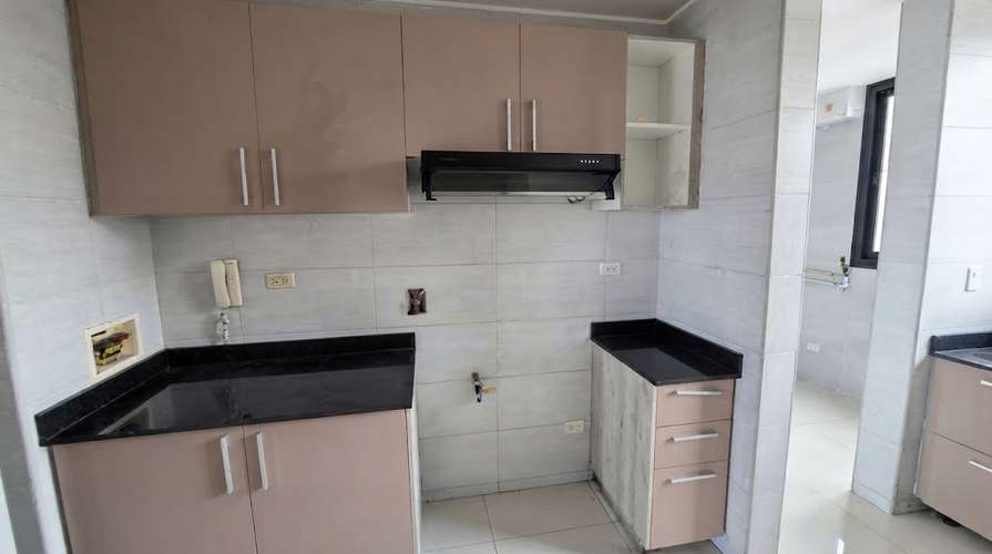EL CANGREJO I VACIO I 2 RECAMARAS I 119 M² I BALCON I CERCA DEL METRO 