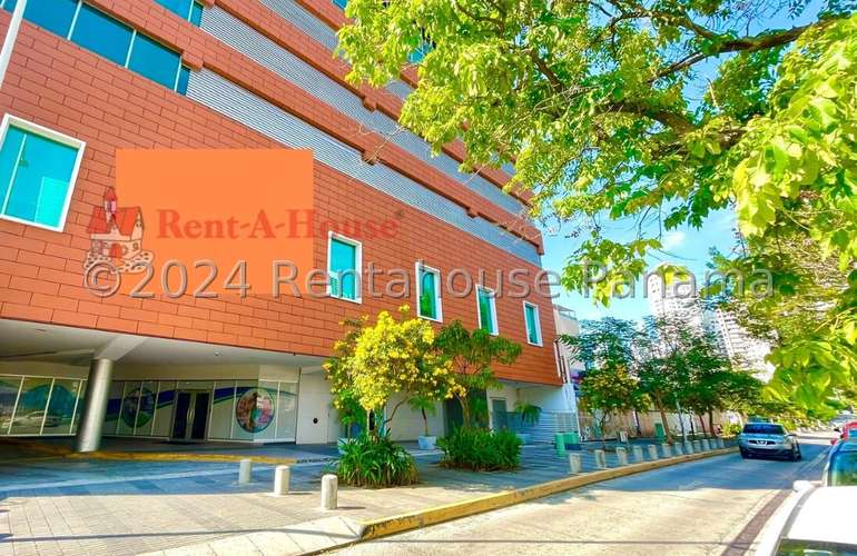 Edificio estratégico en venta en Bella Vista: 7 niveles, excelente ubicación y 200 estacionamientos.