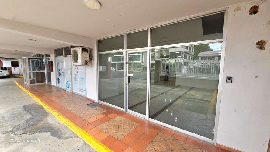 Alquiler de Local comercial en Vía Porras, 65m2 - Imagen 2
