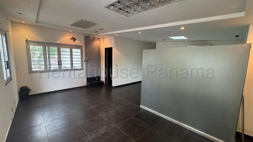 Casa Comercial en Venta Parque Lefevre 26EPP4389 - Imagen 9