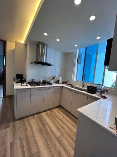 Vendo apartamento hermoso y céntrico en El Cangrejo (PH Mont Royale - El Cangrejo)	 - Imagen 2