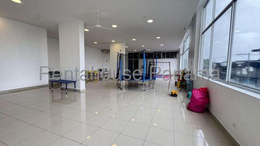 Venta de Apartamento Amoblado en Parque Lefevre, PH Centennial 27LGG3133