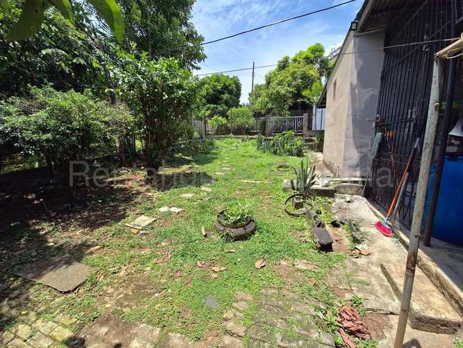 271227. Se vende casa 4 recámaras, 3.5 baños, 433.84 m terreno, amplio patio trasero