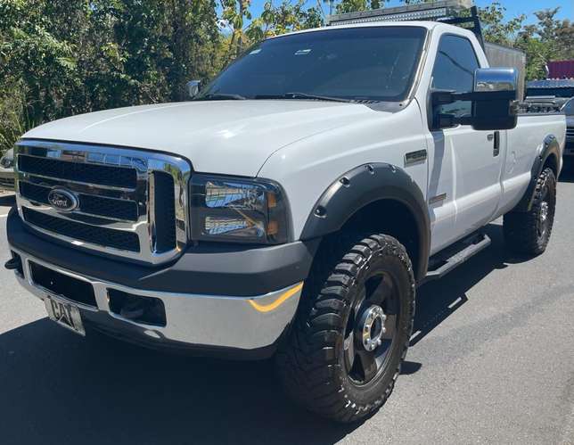 Ford F250 XL 4x4 Súper Duty - Imagen 4