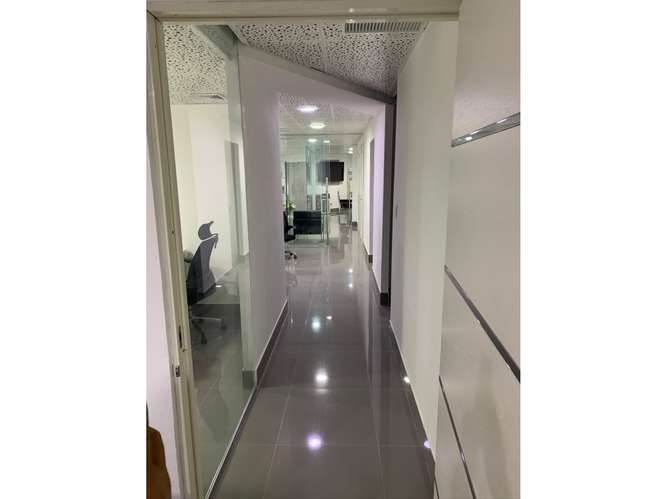 Alquiler de oficina amoblada | Bay Mall, Avenida Balboa - Imagen 2