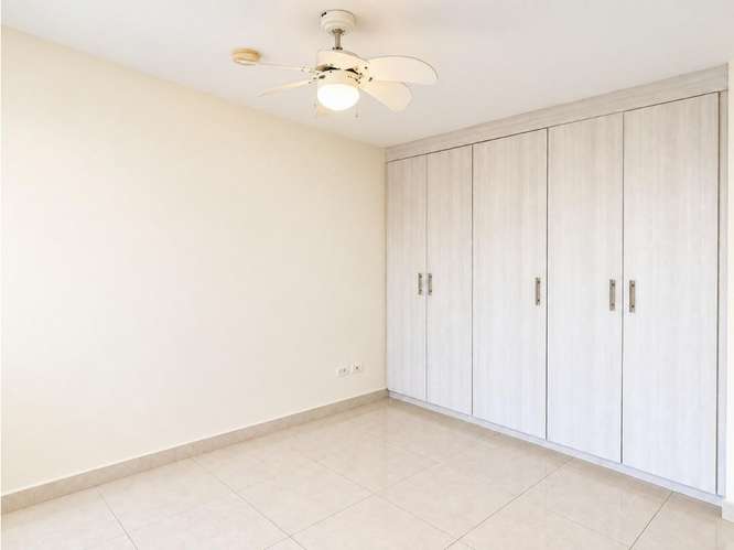 VENTA DE APARATMENTO EN PH TORRES DE VERSALLES - Imagen 6