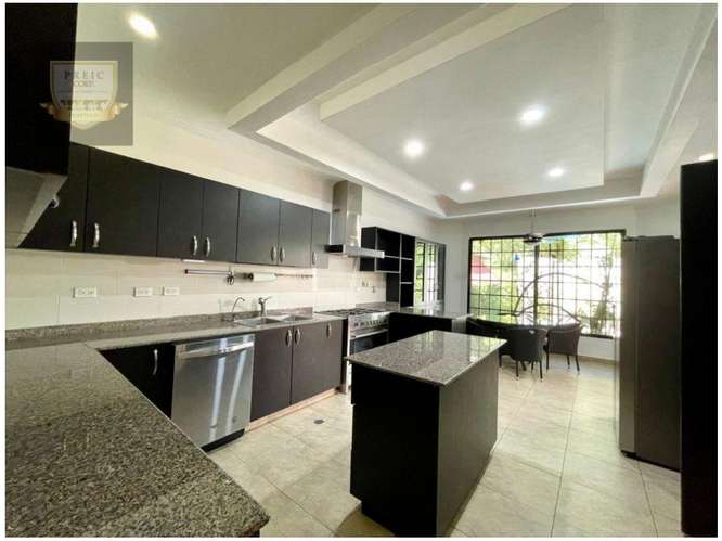 ALQUILER DE CASA EN ALBROOK CON PISCINA - Imagen 10